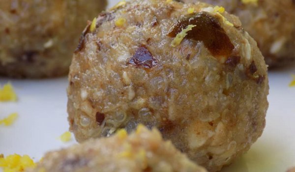 Бонбони с киноа, фурми и лешници