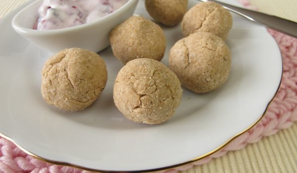 Бонбони с коняк и лешници