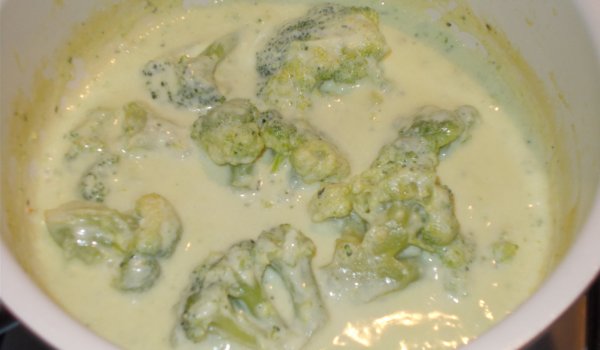 Броколи с Бешамелов сос