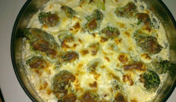 Броколи със сметана и сирене