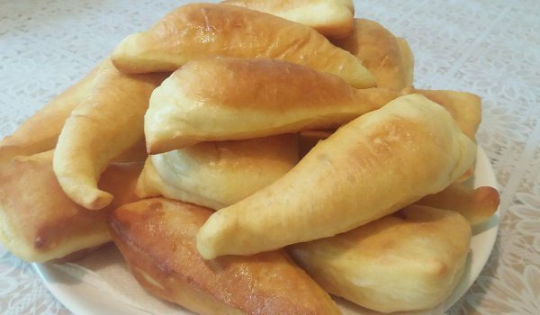 Бухти с мая и сметана