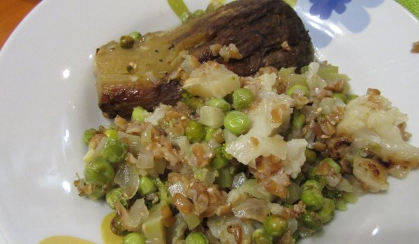 Булгур с броколи, патладжан и карфиол
