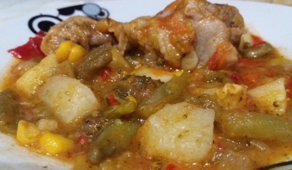 Бърза яхния с пилешко