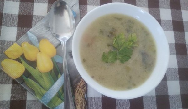 Бърза картофено-гъбена супа в микровълнова