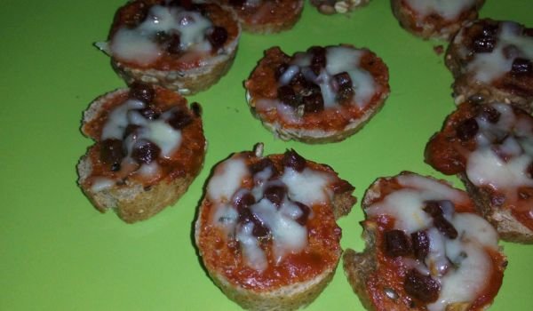 Бързи и лесни мини пици от багета