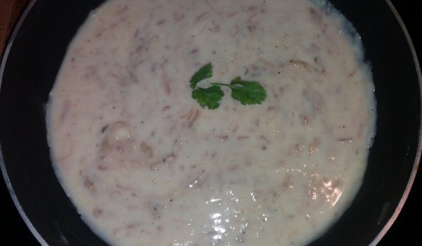 Бързо фрикасе с пилешки мръвки от буркан