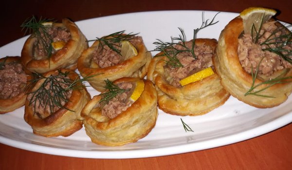 Бушета с риба тон и лимон