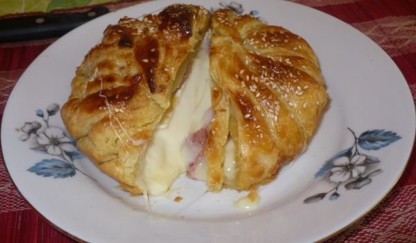 Бутер питка със сирене Камамбер