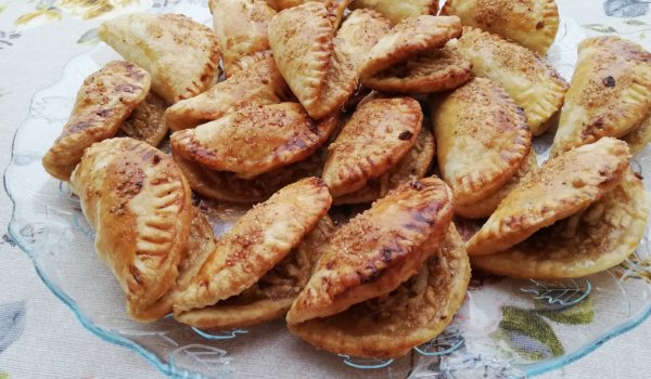 Бутерки-мидички с орехи и ябълки