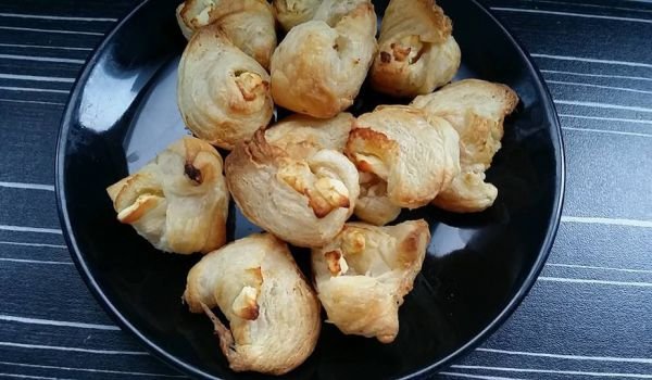 Бутерки с пушено сирене