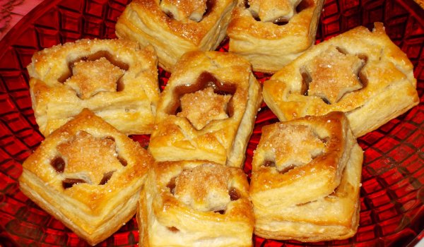 Бутерки-звездички с конфитюр от дюли и сливи