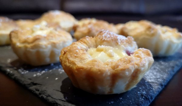 Бутеркошнички с крем и сладко