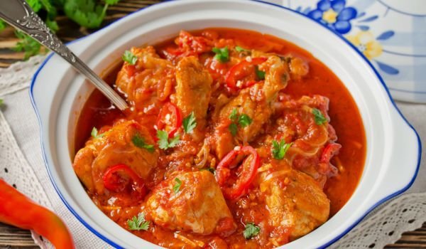 Чахохбили – кокошка с лук по грузински