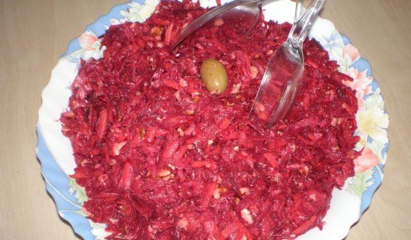 Червена салата с цвекло