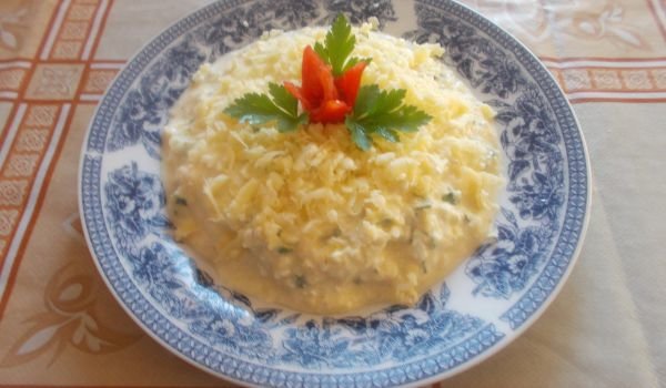 Чеснова разядка с яйце