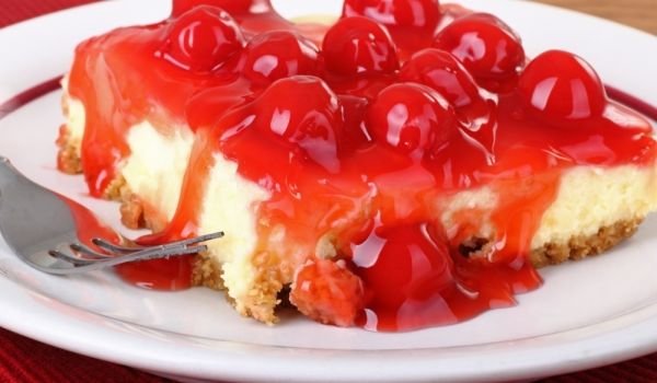 Чийзкейк с вишни и канела