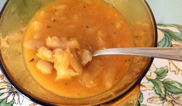 Чорба от кисело зеле и боб