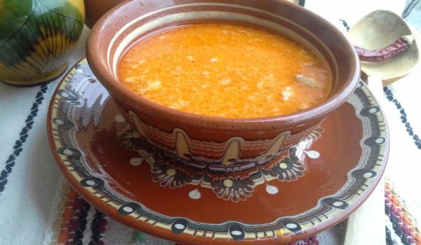 Чорба от свински крачета с лют пипер