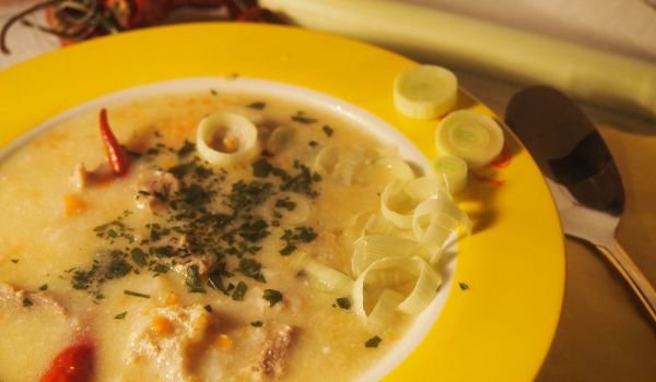 Чорба от свинско месо и праз лук