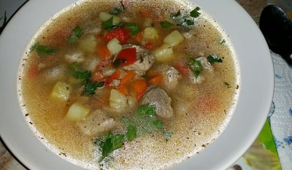 Чорба със свинско и зеленчуци