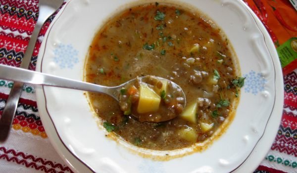 Чудна лещена яхния с картофи