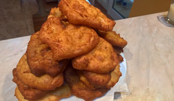 Чудни въздушни мекици с мая