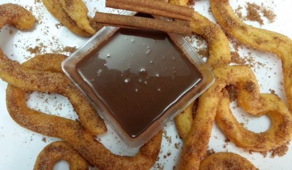Чурос с шоколад и канела