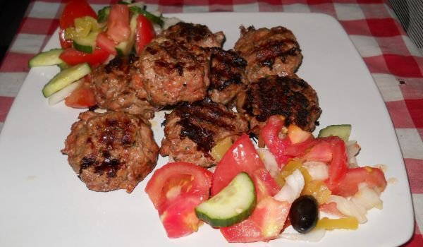 Чушки и сочни кюфтенца на грил
