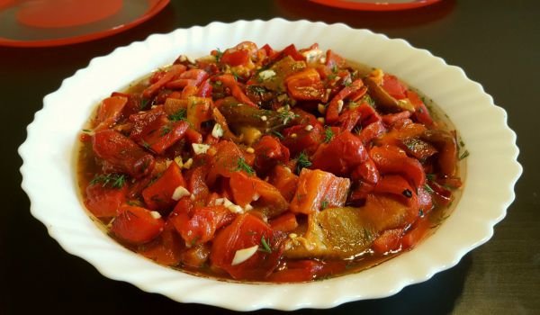 Чушки с чесън и магданоз