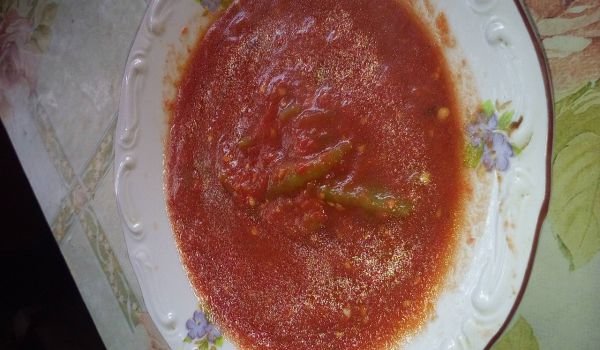 Чушки с доматен сос и чесън