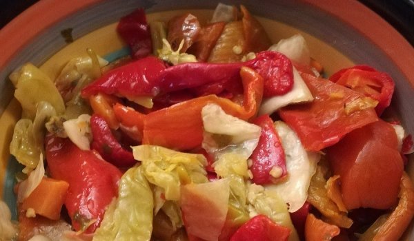 Чушки с леко карамелена марината