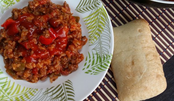 Чушки с наденица и ориз