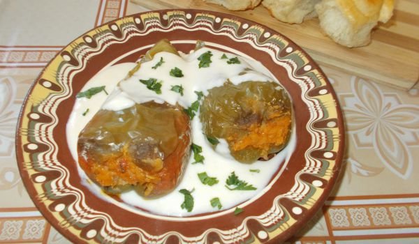 Чушки с ориз и кайма на фурна - Моята Рецепта