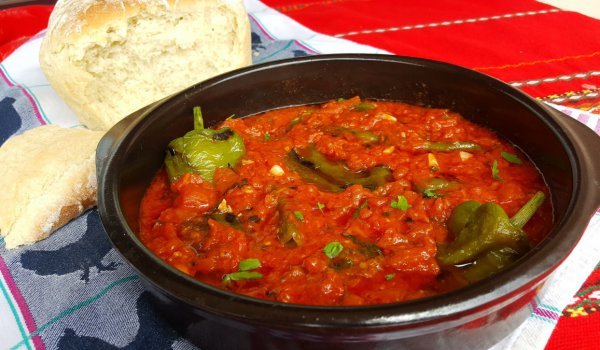 Чушки в доматен сос