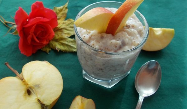 Десерт с ориз, ленено брашно и ябълка