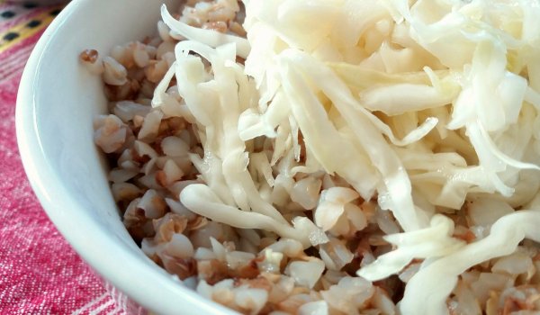 Диетична елда с кисело зеле