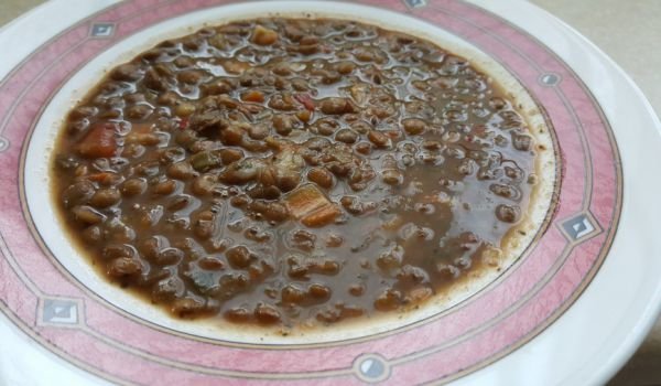 Домашна лещена чорба