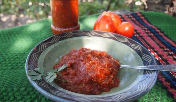 Домашна лютеница с патладжани и червени чушки