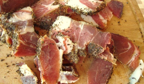 Домашна пастърма от свинско месо