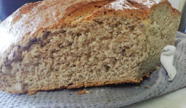 Домашна пълнозърнеста питка със семена