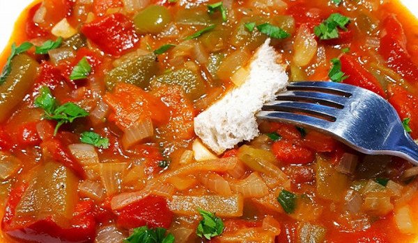 Домашна топеница с червени пиперки