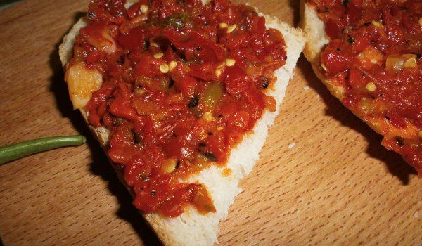 Домашна вкусна пикантина