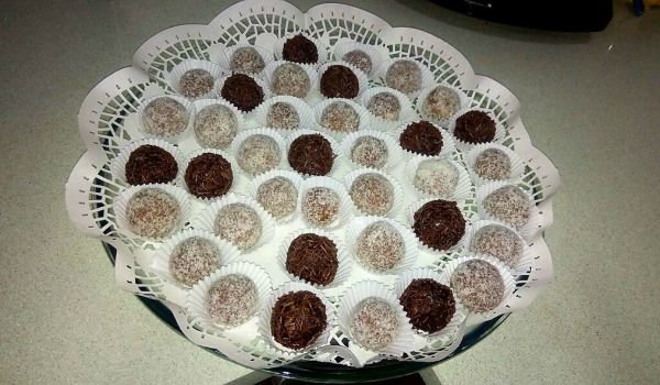 Домашни бонбони с какао и лешници