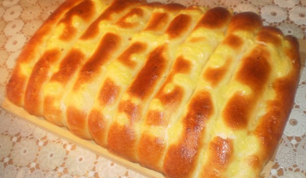 Домашни кифлички с яйчен крем