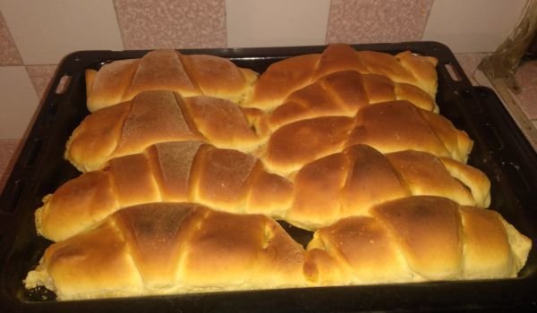 Домашни кроасани с наденица