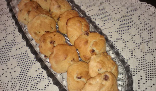 Домашни курабийки с орехи и стафиди