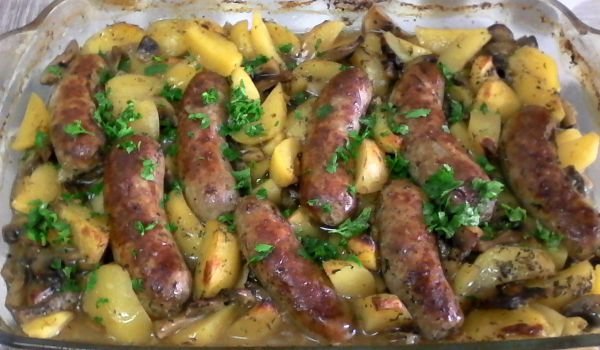 Домашни наденички с картофи и гъби