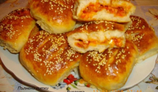 Домашни пълнени питки
