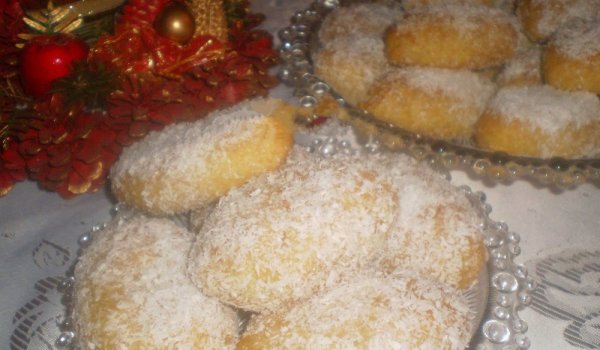 Домашни сладки с ябълкова плънка