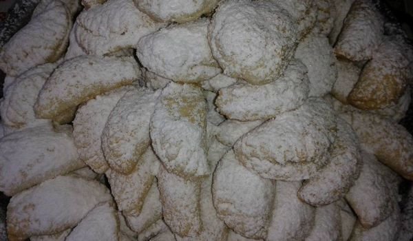Домашни сладки с локум